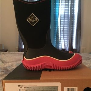 Girls muck boots size 2